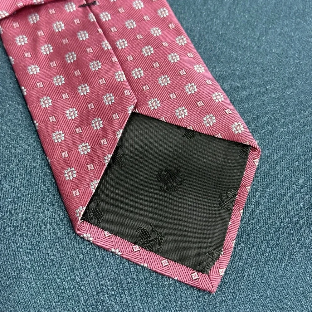 Brooks Brothers Makers Merchants Silk Tie Red Silver Geometric Foulard Necktie